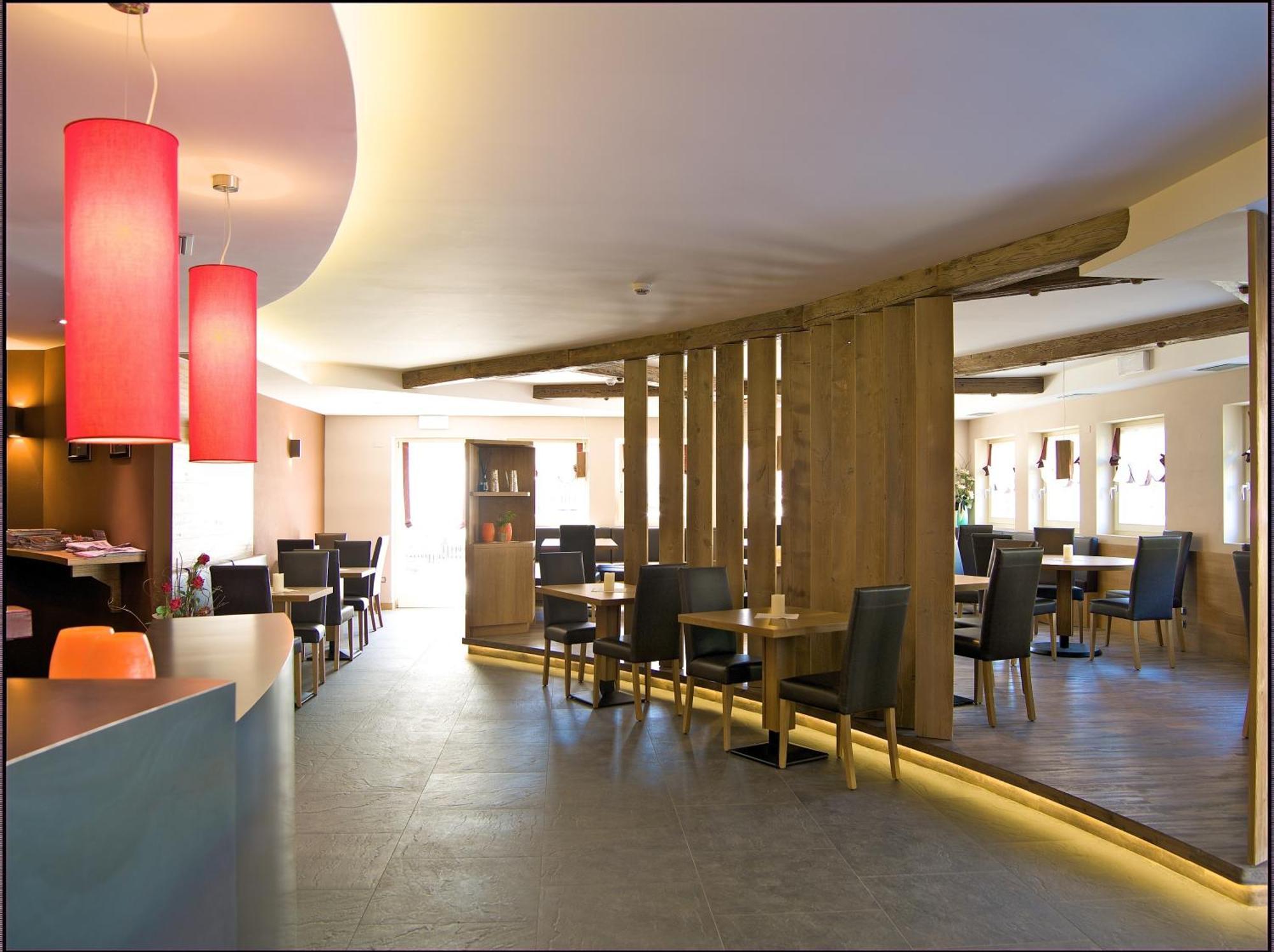 Hotel Garni Vittoria Fiera Di Primiero Ngoại thất bức ảnh