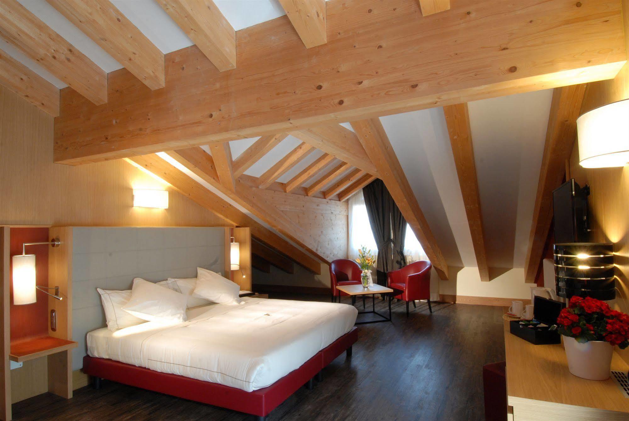 Hotel Garni Vittoria Fiera Di Primiero Ngoại thất bức ảnh