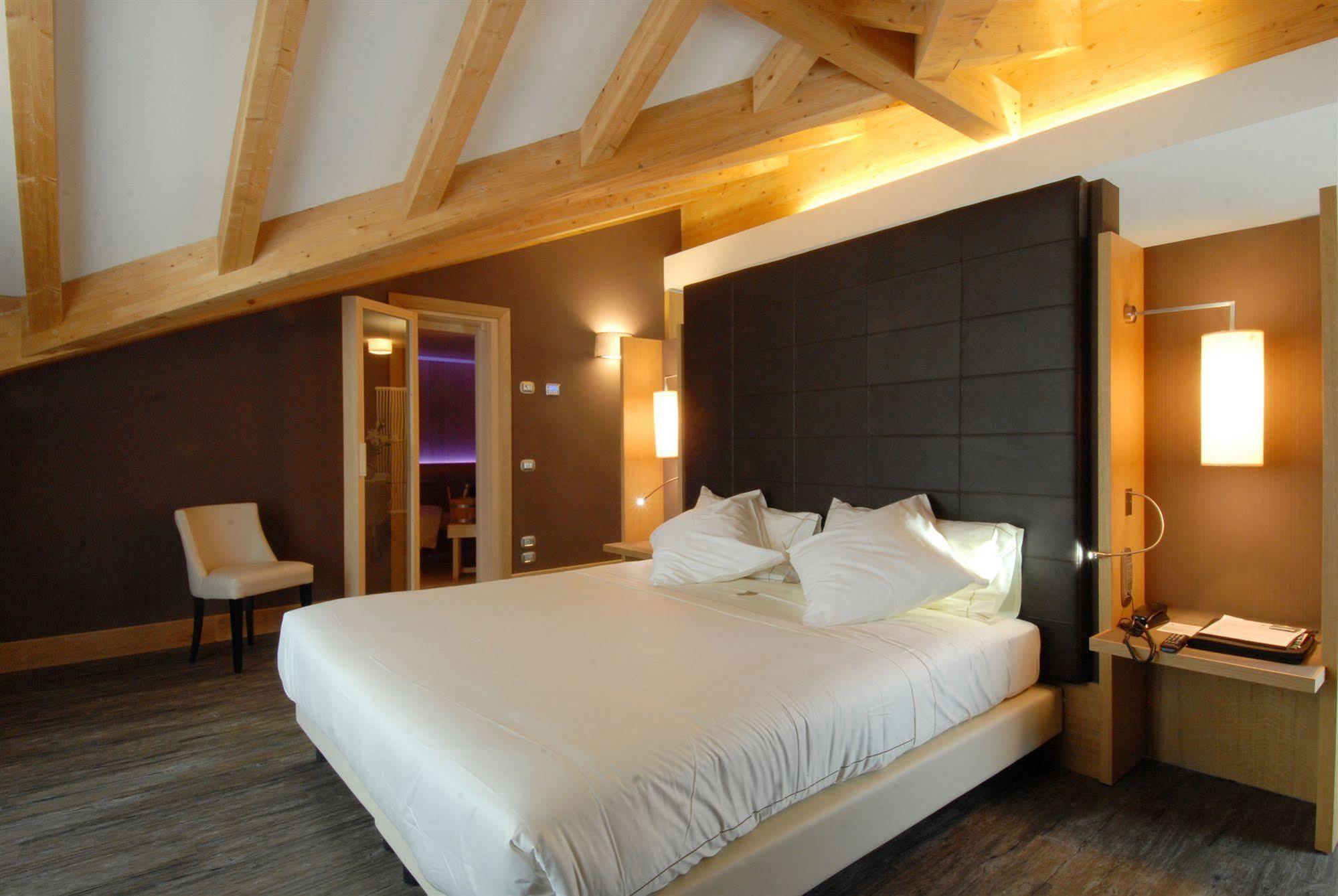 Hotel Garni Vittoria Fiera Di Primiero Ngoại thất bức ảnh