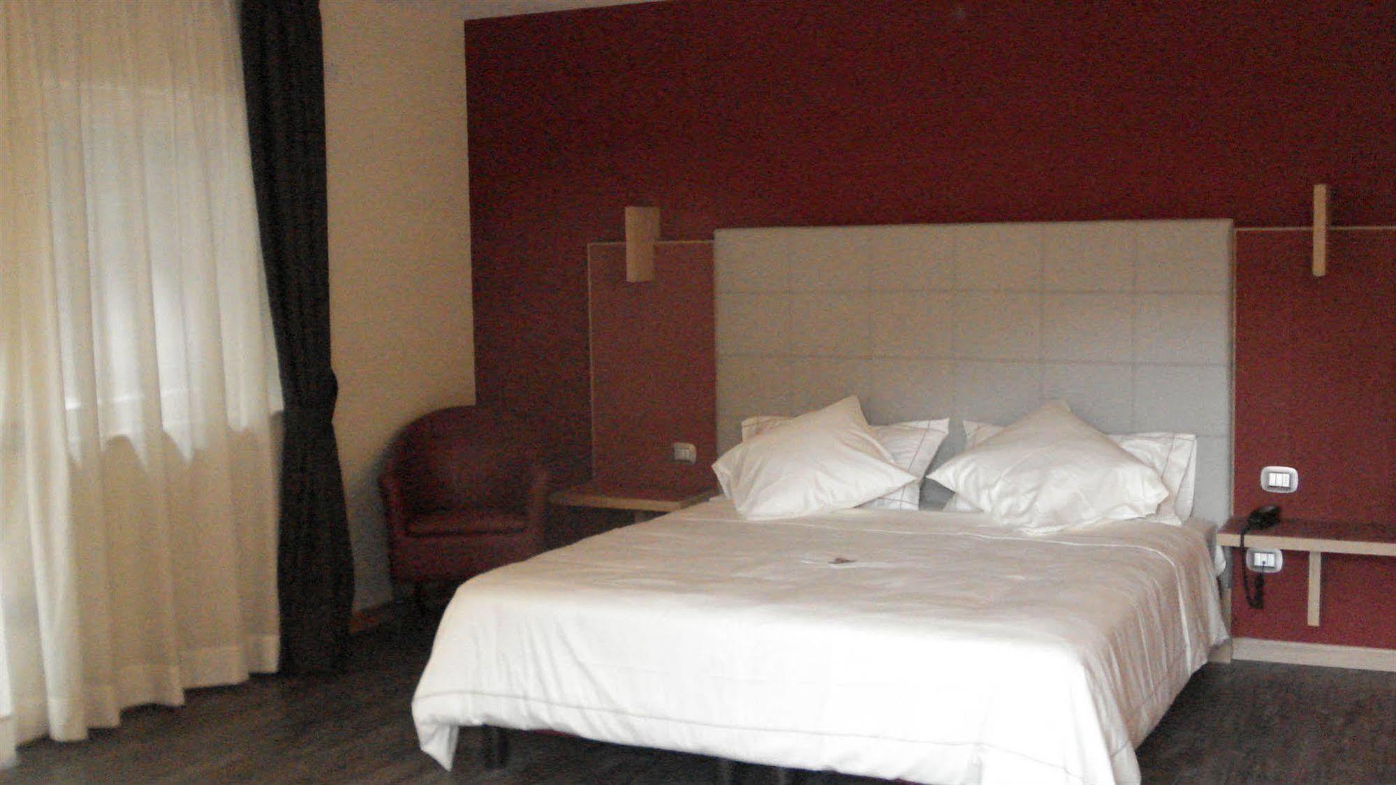 Hotel Garni Vittoria Fiera Di Primiero Ngoại thất bức ảnh